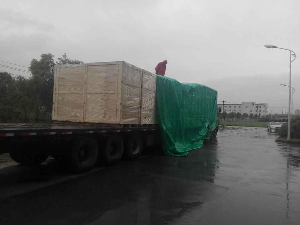 2017年6月北京創(chuàng)聯(lián)匯通電氣-雨中發(fā)貨現(xiàn)場，一直以顧客服務(wù)為較好